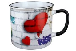 Gilde 44309 Keramik Tasse Streetart "Love" Ca. 390ml -Spielzeug Discounter 44309 1 2