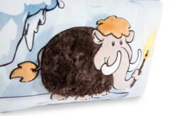 Nici 48398 Kissen Mammut Elke Rechteckig Ca 43x25cm Stone Age Plüsch -Spielzeug Discounter 45317 03 ZA 2048x1365