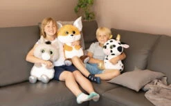 Nici 47827 Glubschis Fuchs Runizzi 45cm Plüsch Kuscheltier Schlenker GREEN -Spielzeug Discounter 47826 10 47827 47828 Image 2048x1277 1