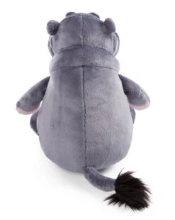 Nici 47972 Nilpferd DJ Nilbert 50cm Sitzend Plüsch Wild Friends GREEN -Spielzeug Discounter 47975 03 ZA Frei vorl 1633x2048