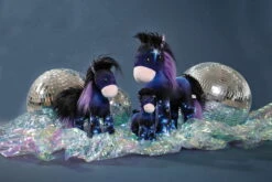 Nici 48750 Schlüsselanhänger Pony Stars Pferd Starflower Blau 10cm Plüsch GREEN -Spielzeug Discounter 48752 12 48753 48755 Milieu 2048x1365